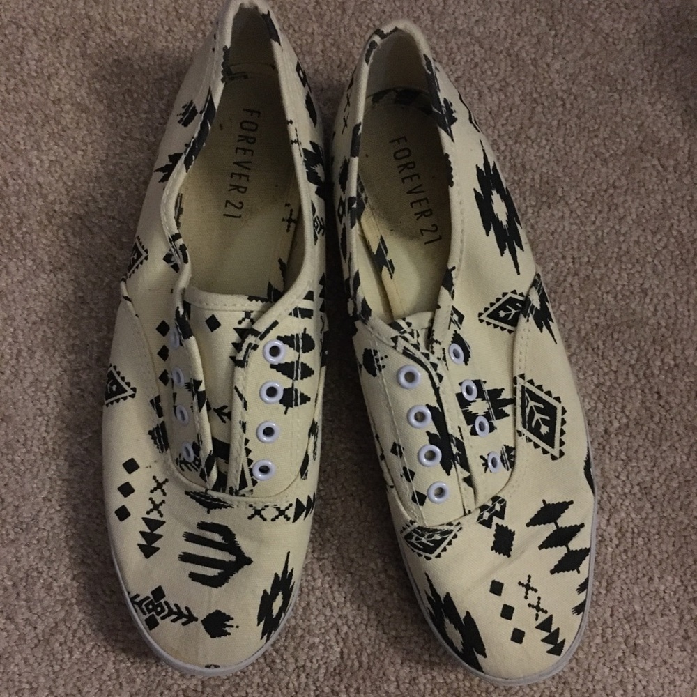 Tribal print flats